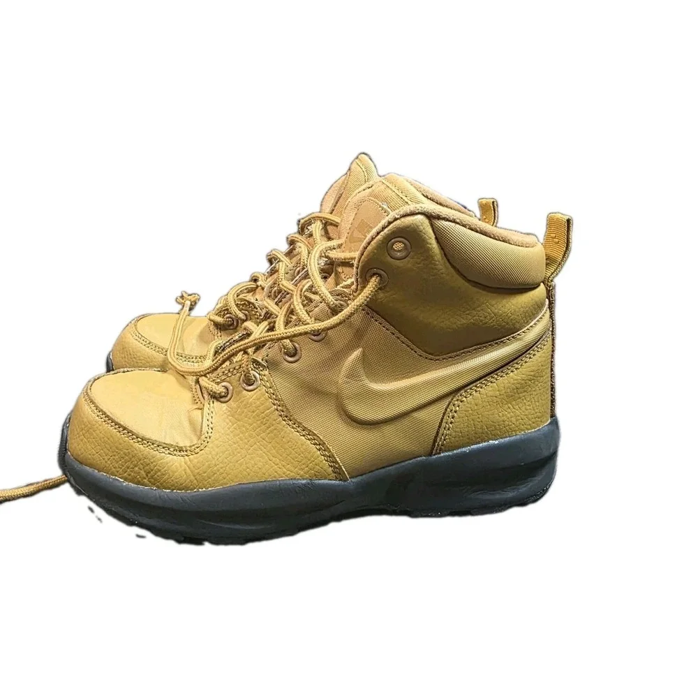Nike Manoa Leather Wheat GS Boys Girls Kids Boots BQ5372-700 Size 4Y 4 Youth